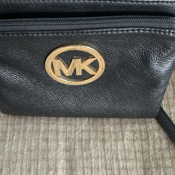 Michael Kors 8 x 6 black triple pouched snap closure Crossbody bag - Picture 11 of 12